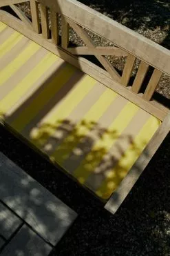 Framsida -Bord Försäljningsbutik 1960222 1960224 1960226 drachmann cushion lemon sand 01 m