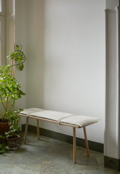 Skagerak Georg Bänk Ek M/kudde 7 Skagerak Georg Bänk Ek M/kudde -Bord Försäljningsbutik 2021 09 23 12 53 16