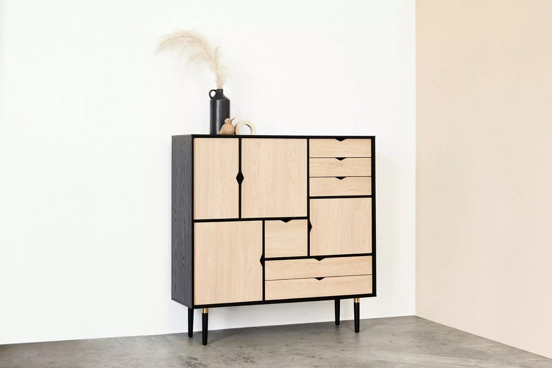 Andersen Unique Sideboard Oak Front / Black Frame 3 Andersen Unique Sideboard Oak Front / Black Frame