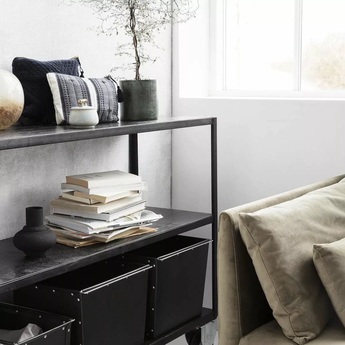 House Doctor Bokhylla Med 4 Hjul Svart 4 House Doctor Bokhylla Med 4 Hjul Svart - Bild 2