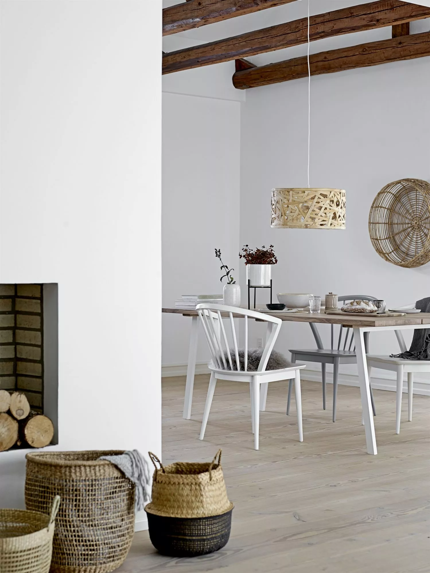 Bloomingville Mysigt Matbord Natural Oak 3 Bloomingville Mysigt Matbord Natural Oak