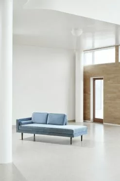 Broste Copenhagen CHAISELONG 'WIND' 100% POLY. -Bord Försäljningsbutik l broste terminal 10255