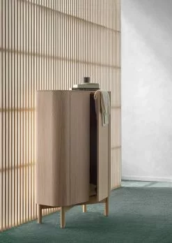 Northern Loud Skap Flervalg -Bord Försäljningsbutik loud tall cabinet light oak northern ph chris tonnesen low res