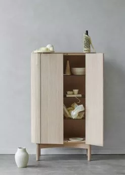 Northern Loud Skap Flervalg -Bord Försäljningsbutik loud tall cabinet light oak front open door northern ph chris tonnesen low res