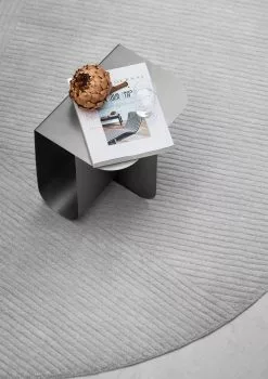 Northern Mass Sidobord Flerval -Bord Försäljningsbutik mass table steel on row northern photo chris tonnesen low res 1