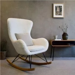 Njordec Julie Sheep Gyngestol. Kommer Juni -23. -Bord Försäljningsbutik njordec julie gyngestol 103cm 2