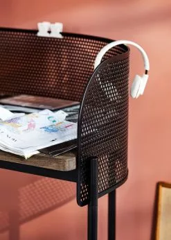 Northern Shelter Desk Rökt Ek -Bord Försäljningsbutik shelter closeup northern photo chris tonnesen low res