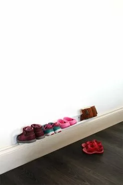 J-me Skohylla, Vit 700mm, Pulverlackerat Stål -Bord Försäljningsbutik single portrait girls