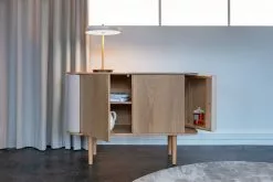 Umage Treasures Skjenk 3-Dører Flervalg -Bord Försäljningsbutik umage lifestyle treasures oak sterling asteria table pearl white