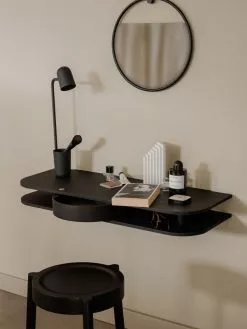 Northern Valet Vegghengt Bord Flervalg -Bord Försäljningsbutik valet wall console black oak makeup northern photo einar aslaksen low res 1050x1400 1