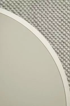 Woud Soround Soffbord Beige Fenix Laminat Ø75 H49 Cm -Bord Försäljningsbutik woud lifestyle ss21 soround beige feni80 1 1